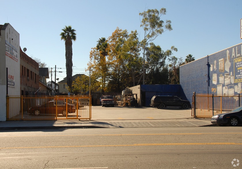 2368 W Washington Blvd, Los Angeles, CA à vendre - Photo principale – Image 1 sur 2