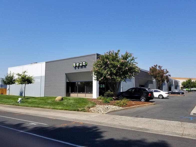 9844 Business Park Dr, Sacramento, CA à vendre - Photo de l’immeuble – Image 3 sur 10