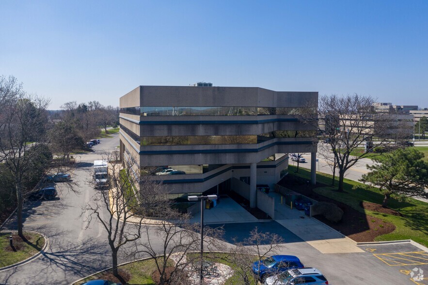 1804 N Naper Blvd, Naperville, IL à louer - Photo de l’immeuble – Image 2 sur 9