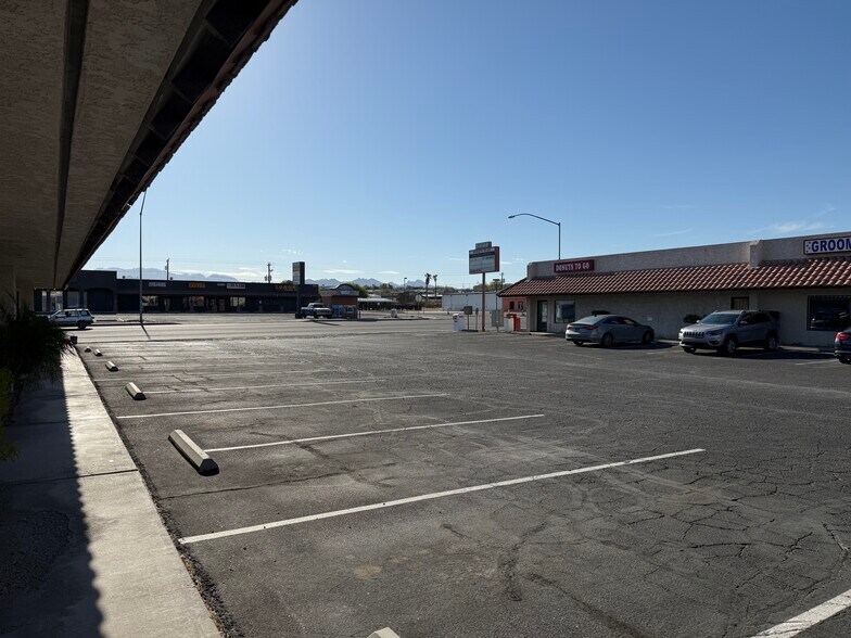 2065 Highway 95, Bullhead City, AZ à louer - Photo de l’immeuble – Image 2 sur 5