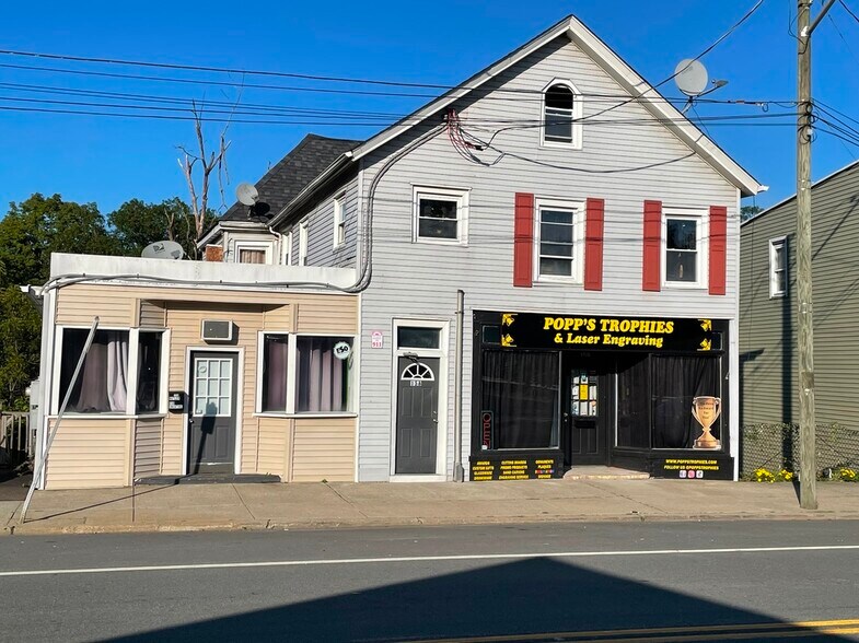 158-160 W Main St, Walden, NY à vendre - Photo de l’immeuble – Image 2 sur 39