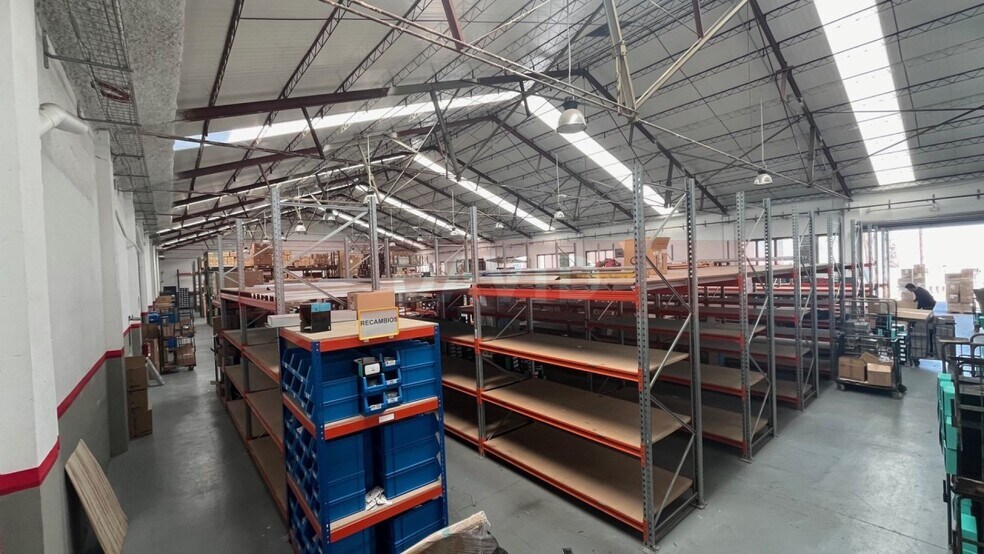 Industriel/Logistique dans Cervelló, Barcelona à vendre - Photo de l’immeuble – Image 2 sur 15