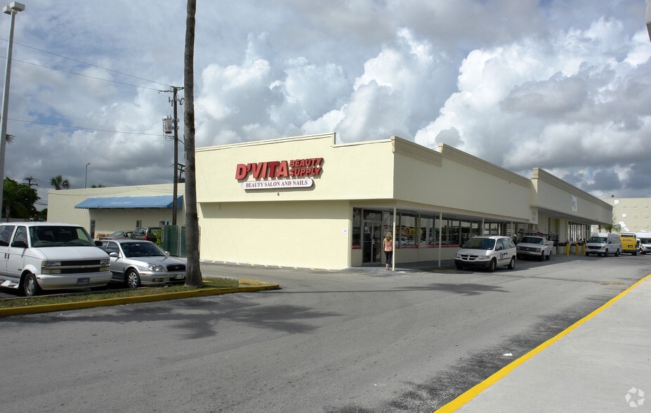 420-470 W 49th St, Hialeah, FL à louer - Photo principale – Image 1 sur 3