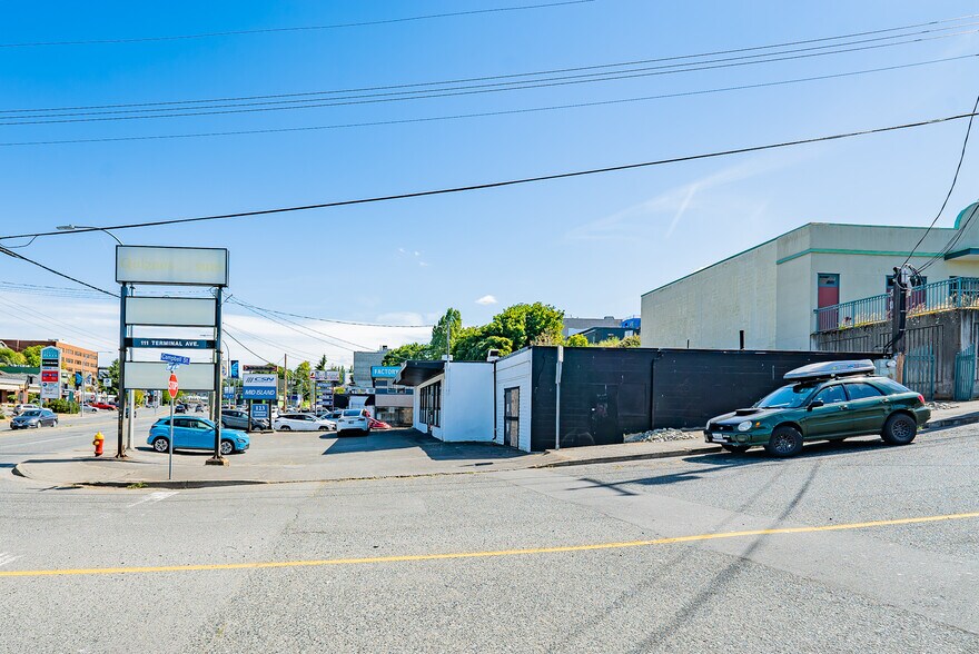 111 Terminal Av, Nanaimo, BC à vendre - Photo de l’immeuble – Image 2 sur 27