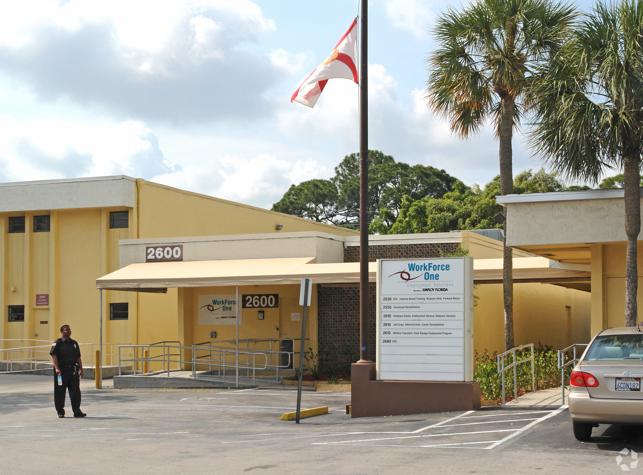 2550 W Oakland Park Blvd, Oakland Park, FL à vendre Photo principale– Image 1 sur 4