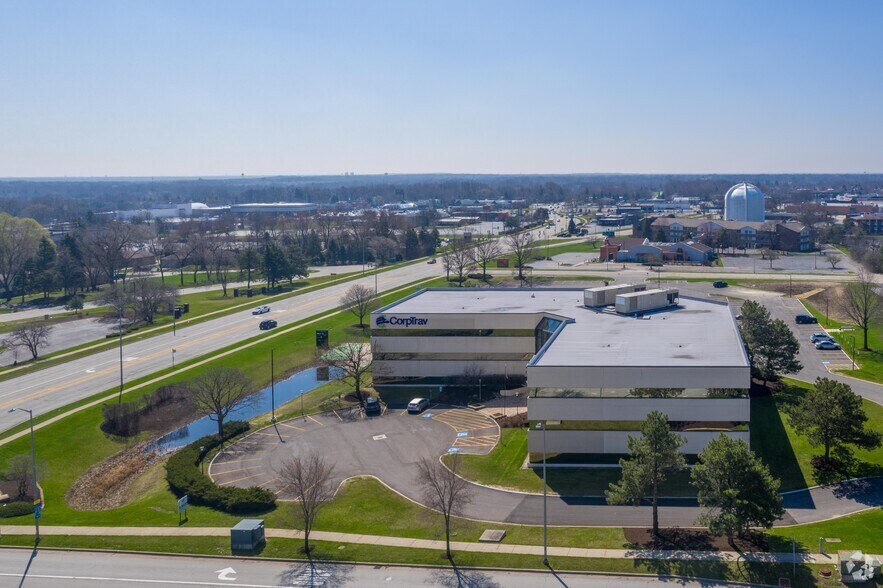 1717 N Naper Blvd, Naperville, IL à louer - Aérien – Image 3 sur 7