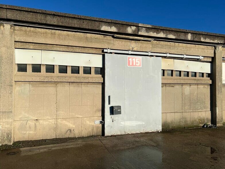 Local d'activités dans Le Havre à vendre - Photo de l’immeuble – Image 3 sur 4