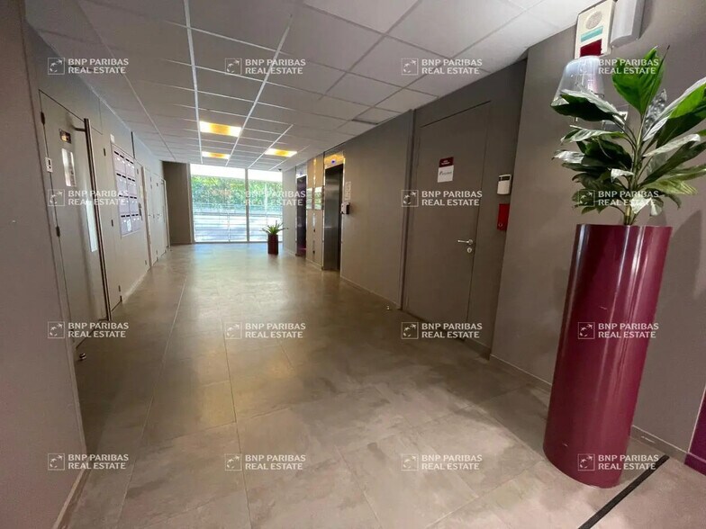 Bureau dans Lyon à vendre - Photo de l’immeuble – Image 2 sur 19