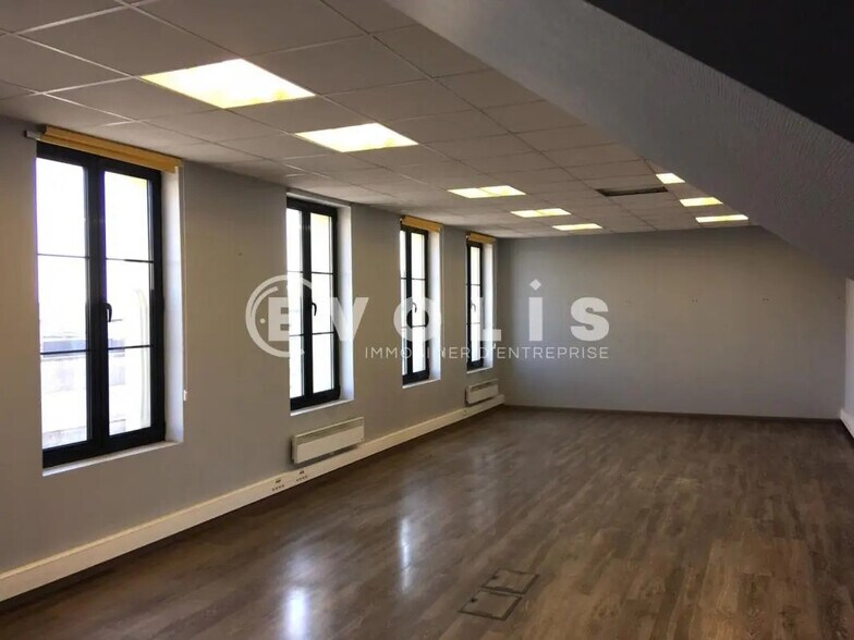 Bureau dans Amiens à louer - Photo de l’immeuble – Image 2 sur 5