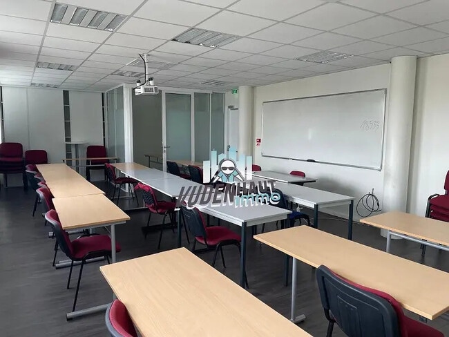 Plus de détails pour Bureau à louer