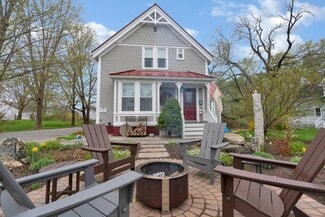 Plus de détails pour 11 Holbrook St, Freeport, ME - Hôtellerie à vendre