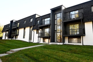 Plus de détails pour 809 N 121st St, Omaha, NE - Logement à vendre