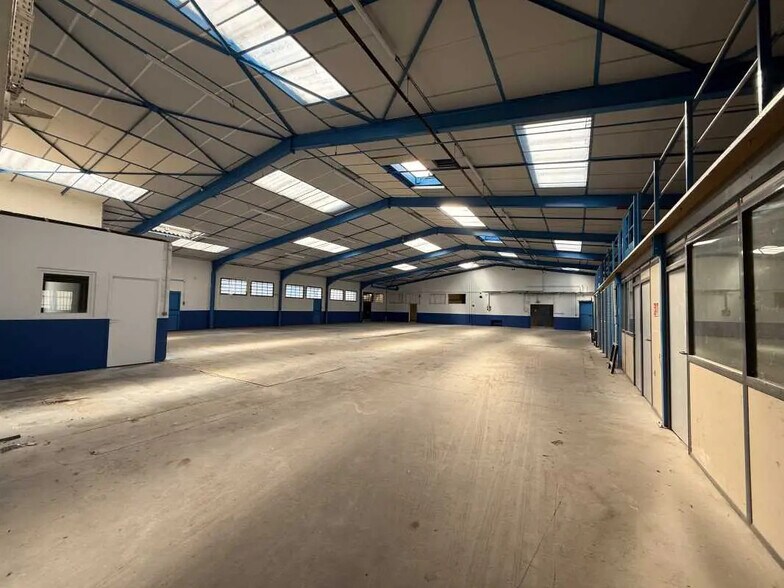 Bureau dans Vaulx-en-Velin à louer - Photo intérieure – Image 3 sur 5