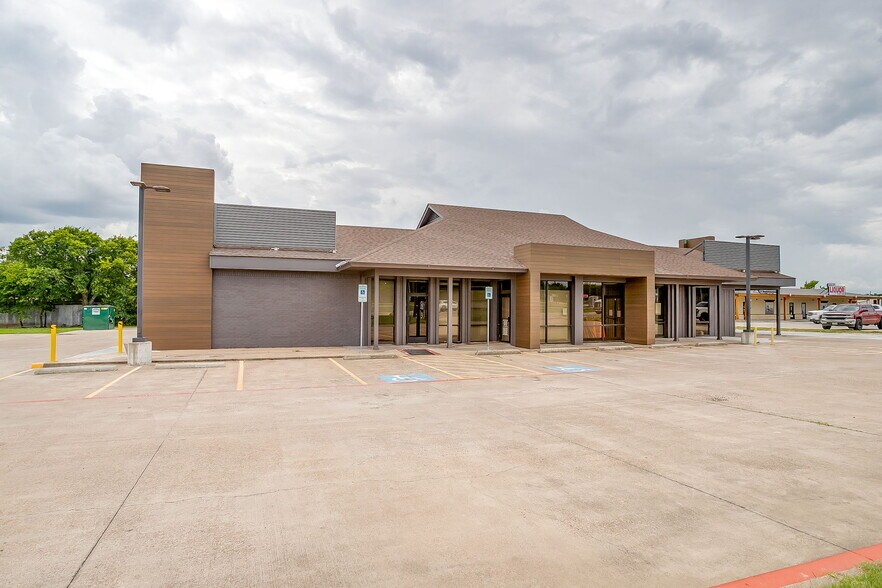 405 State 171 Hwy, Godley, TX à louer - Photo de l’immeuble – Image 2 sur 15