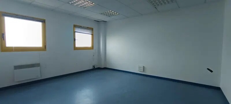 Bureau dans Périgny à louer - Photo de l’immeuble – Image 2 sur 7