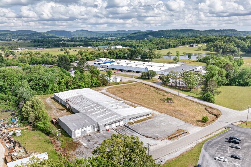 167 Industrial Park Cir, Livingston, TN à louer - Photo de l’immeuble – Image 2 sur 20