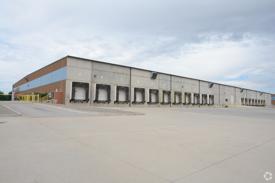 12435 Rojas Dr, El Paso, TX à louer - Photo de l’immeuble – Image 3 sur 7