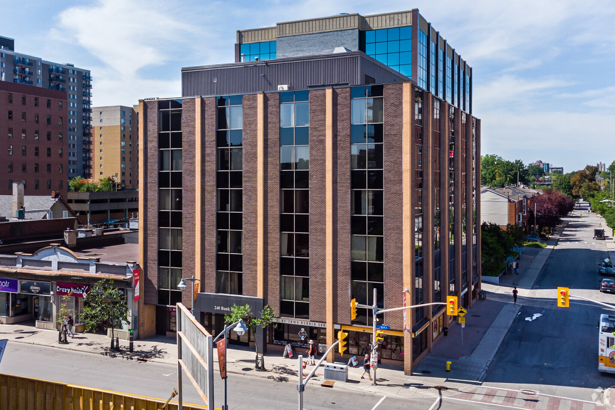240 Bank St, Ottawa, ON à louer Photo principale– Image 1 sur 10