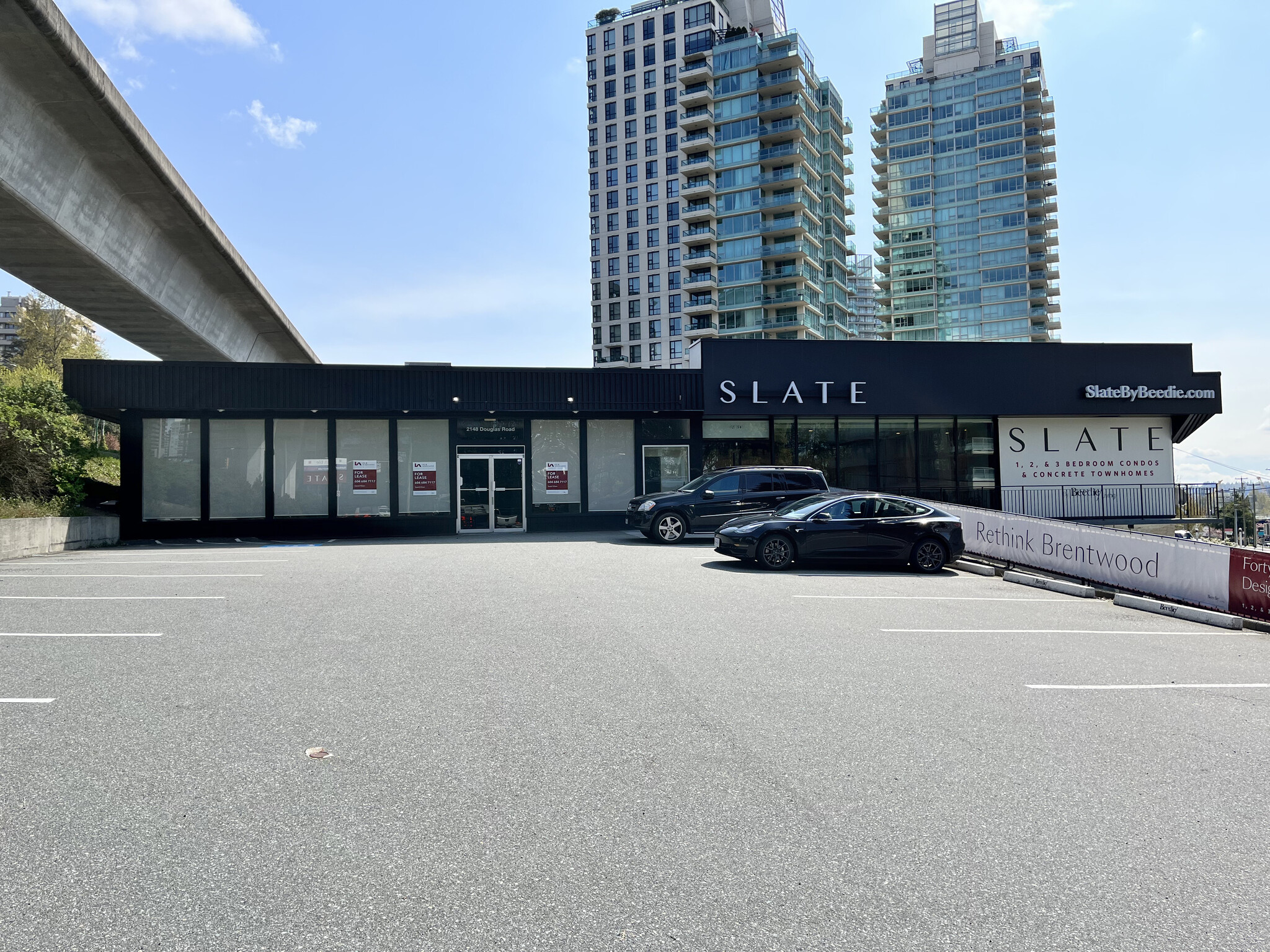 2150 Douglas Rd, Burnaby, BC à louer Photo de l’immeuble– Image 1 sur 6