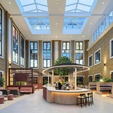 1 Arlington Sq, Bracknell à louer Photo intérieure– Image 2 sur 11