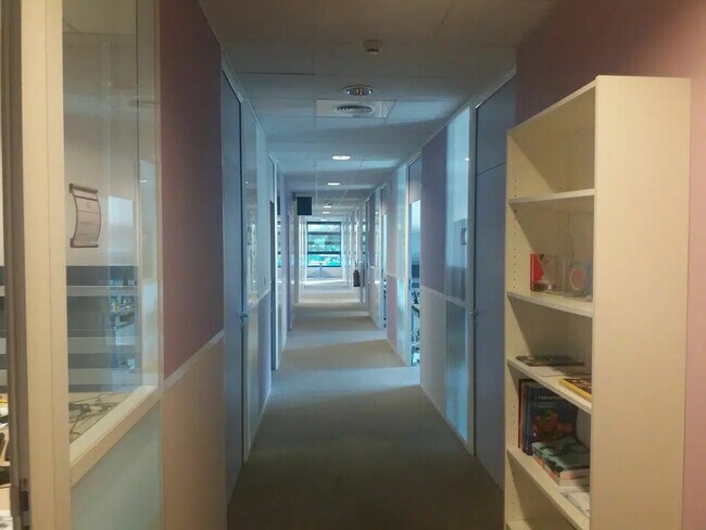 Plus de détails pour Bureau à louer