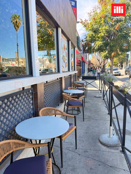 13702 Ventura Blvd, Sherman Oaks, CA à louer - Photo de l’immeuble – Image 2 sur 8