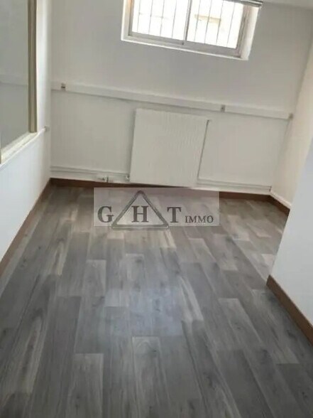 Bureau dans Montreuil à louer - Photo de l’immeuble – Image 3 sur 7