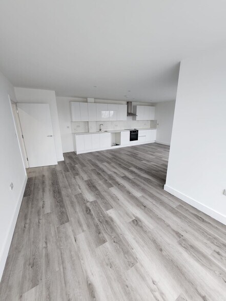 59 Staines Rd W, Sunbury On Thames à vendre - Photo de l’immeuble – Image 2 sur 10