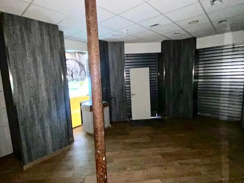 Local commercial dans Paris à louer - Photo intérieure – Image 1 sur 5