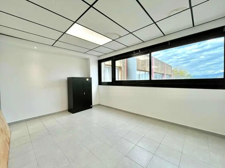 Bureau dans Mouans-Sartoux à louer - Photo intérieure – Image 3 sur 8