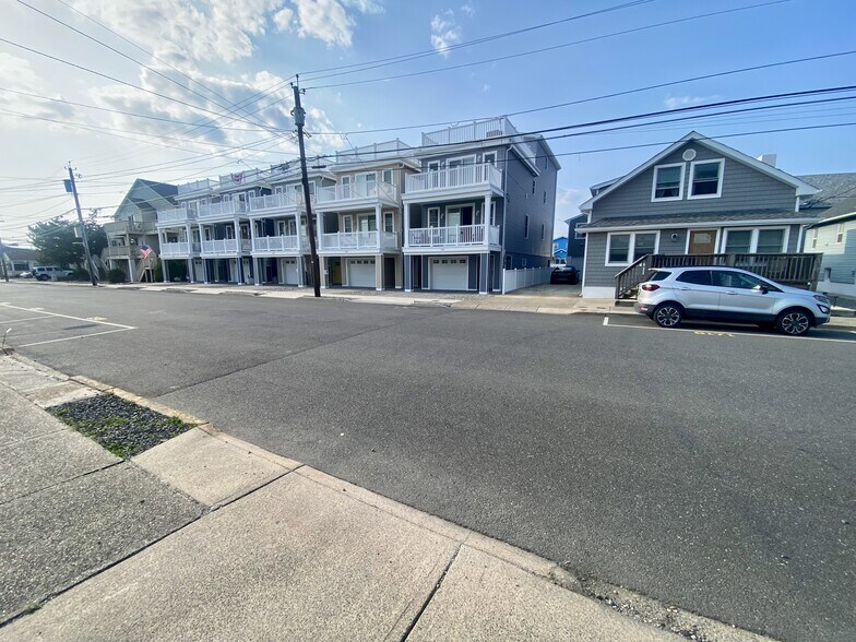 115 Hancock Ave, Seaside Heights, NJ à vendre - Photo de l’immeuble – Image 2 sur 2