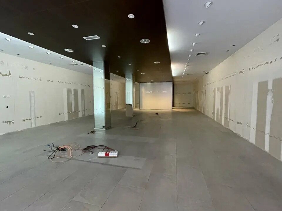 Local commercial dans Reims à louer Photo de l’immeuble– Image 1 sur 14