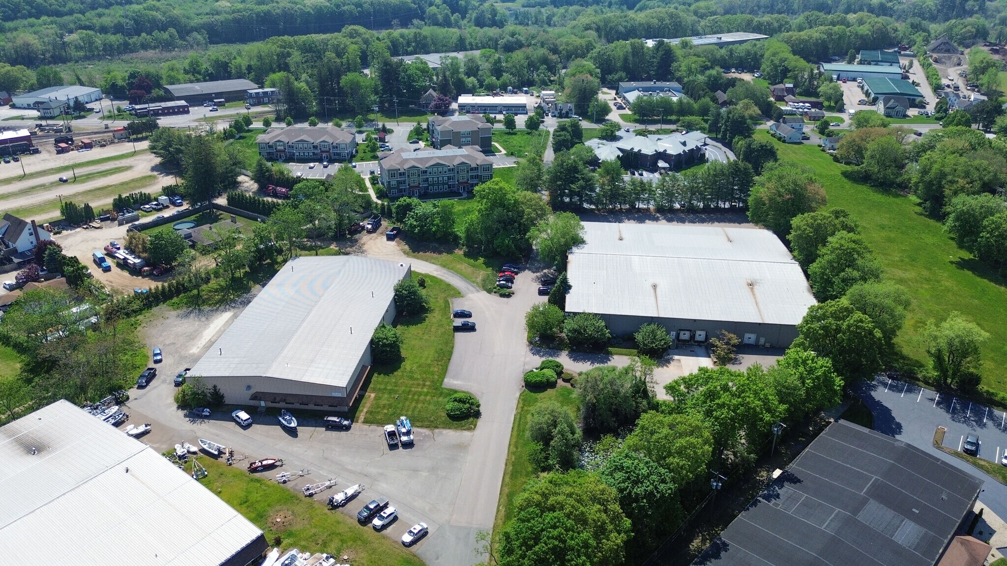 39A & 39B Industrial Park Rd portefeuille de 2 biens à vendre sur LoopNet.fr Photo de l’immeuble– Image 1 sur 30