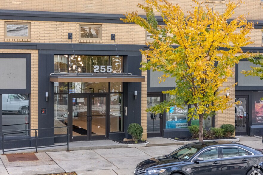 255 Delaware Ave, Buffalo, NY à louer - Photo de l’immeuble – Image 3 sur 15