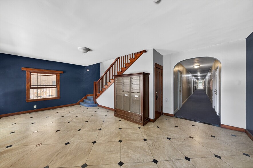 635 Elm Ave, Long Beach, CA à vendre - Photo de l’immeuble – Image 2 sur 13