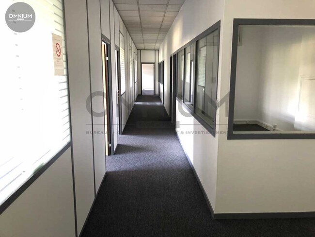 Plus de détails pour Bureau à vendre
