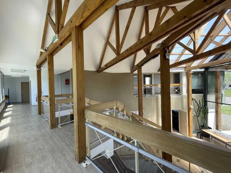 Bureau dans Mont-Saint-Aignan à vendre - Photo de l’immeuble – Image 1 sur 9