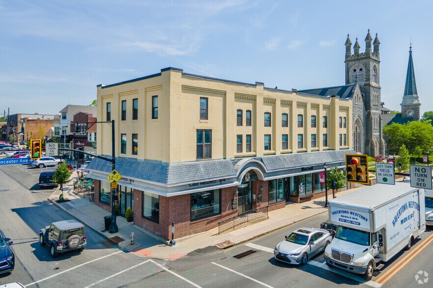 101 E Lancaster Ave, Wayne, PA à louer - Photo de l’immeuble – Image 1 sur 7