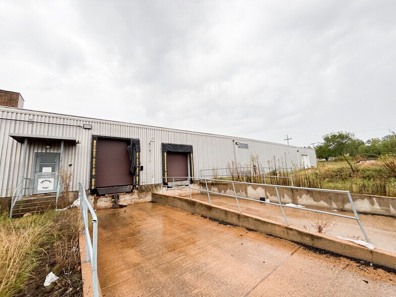 1475 S Sam Houston Blvd, Houston, MO à vendre - Photo de l’immeuble – Image 2 sur 23