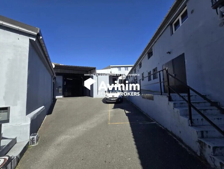 Industriel/Logistique dans Montreuil à vendre - Photo de l’immeuble – Image 1 sur 4