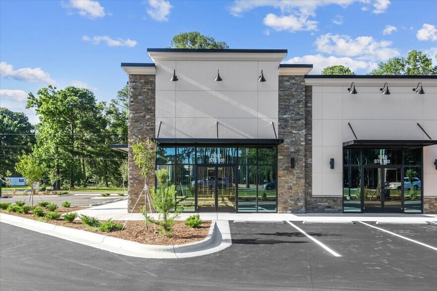 1551 E Market St, Smithfield, NC à louer - Photo de l’immeuble – Image 2 sur 4