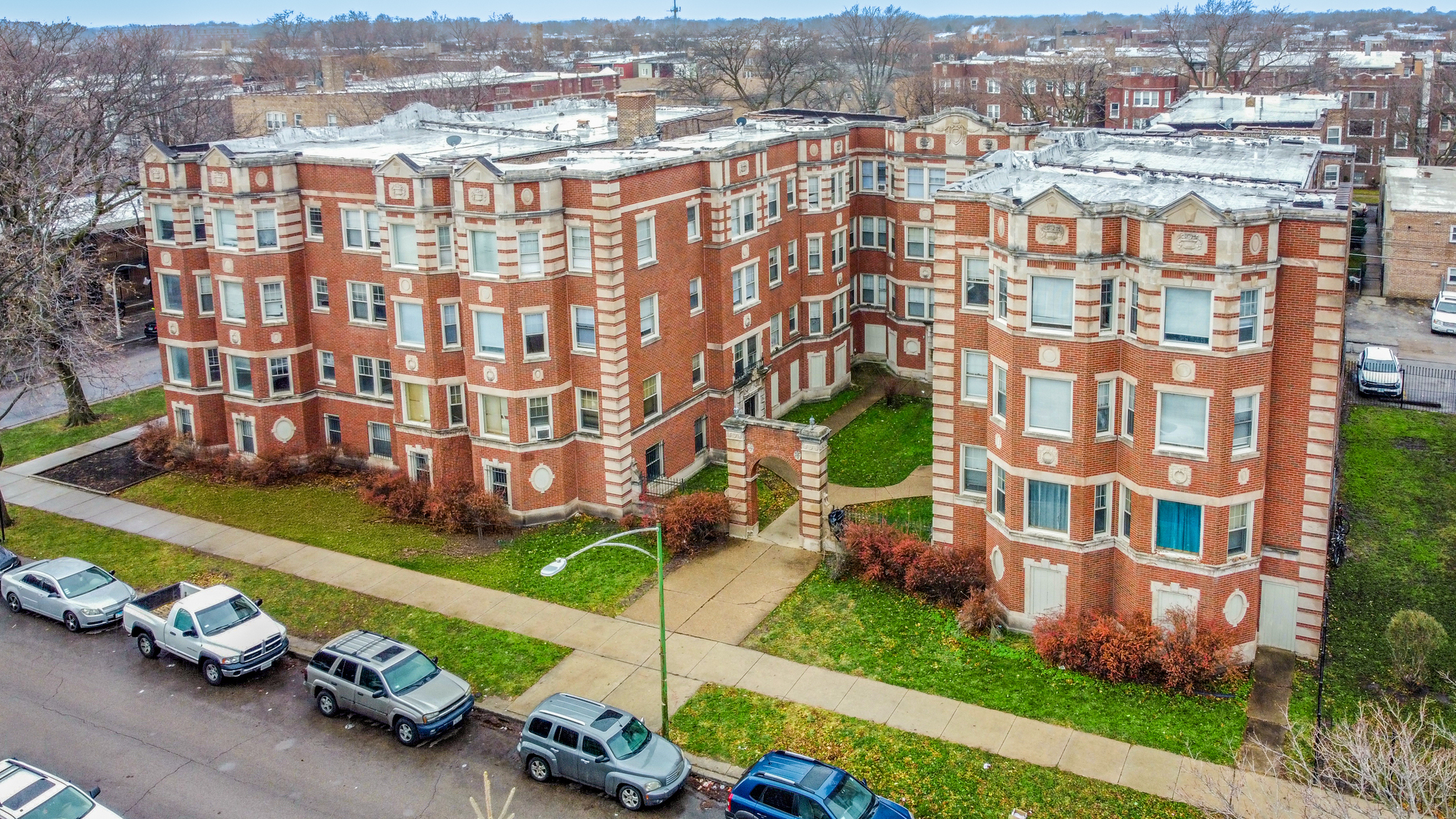 8054 S Ingleside Ave, Chicago, IL à vendre Photo de l’immeuble– Image 1 sur 6