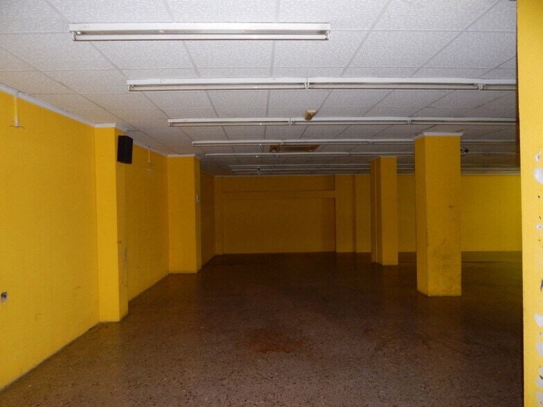 Local commercial dans Ontinyent, Valencia à vendre - Photo de l’immeuble – Image 2 sur 10