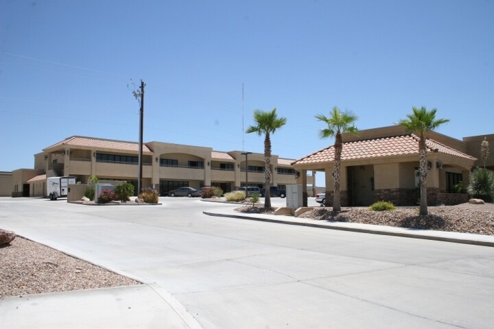 1100 London Bridge Rd, Lake Havasu City, AZ à louer Photo principale– Image 1 sur 7