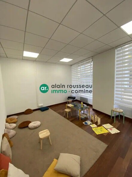 Local commercial dans Nantes à louer - Photo de l’immeuble – Image 2 sur 2