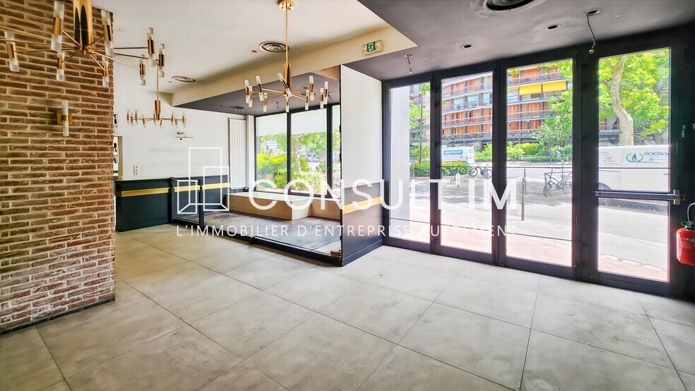 Local commercial dans Boulogne Billancourt à louer - Hall d’entrée – Image 3 sur 7