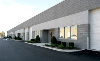 Plus de détails pour 130 Knickerbocker Ave, Bohemia, NY - Industriel/Logistique à louer
