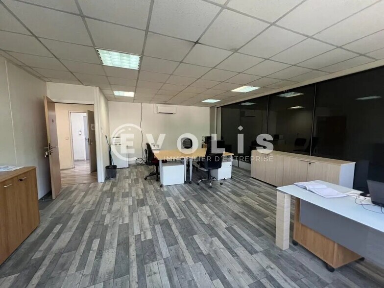 Bureau dans Neuilly-sur-Marne à louer - Photo de l’immeuble – Image 1 sur 6