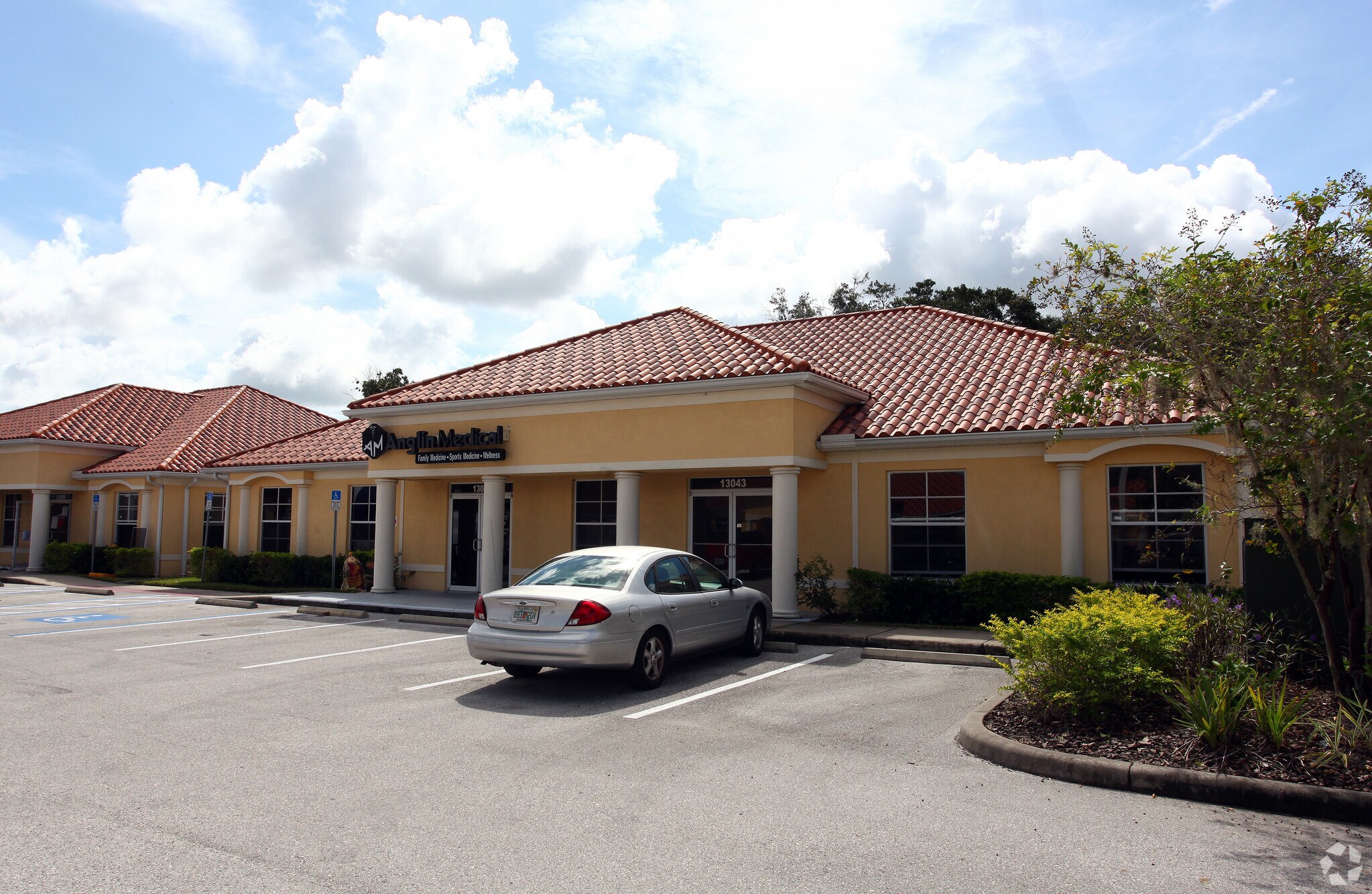13043-13045 Summerfield Sq, Riverview, FL à vendre Photo principale– Image 1 sur 19