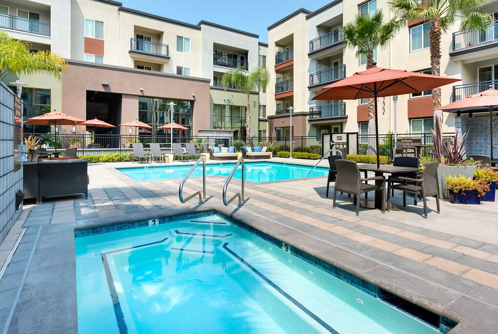1271 Lawrence Station Rd, Sunnyvale, CA à louer Photo de l’immeuble– Image 1 sur 23